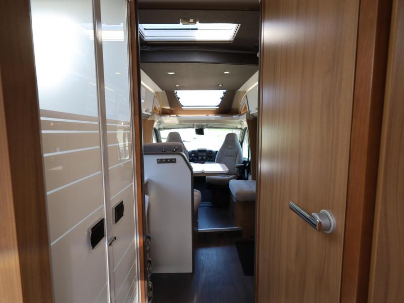Adria Matrix Newline 670 SC Queensbed + hefbed  foto: 3