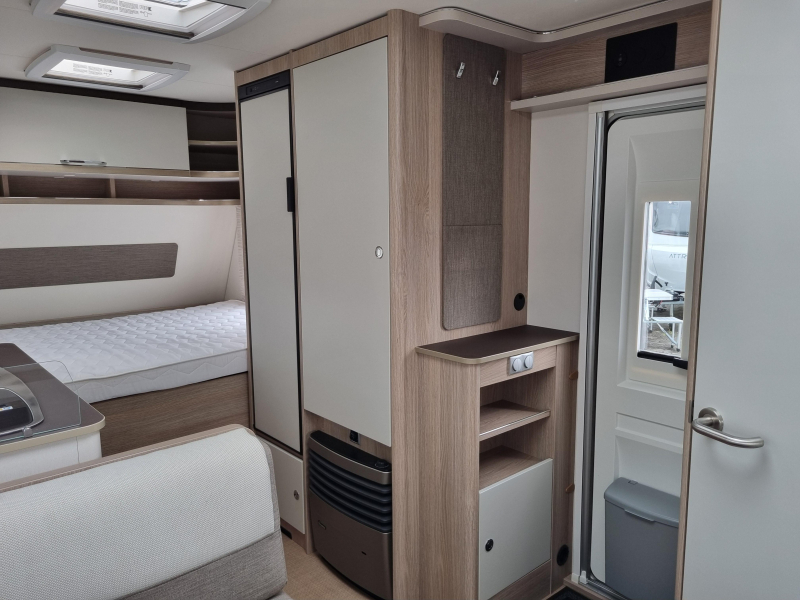 B&uuml;rstner Premio 395 TS Cassette awning-Awning photo: 19