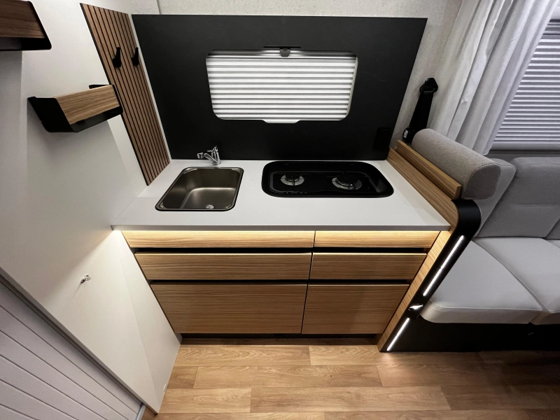 Pilote P 690 D Camper, Centraal hefbed  foto: 8