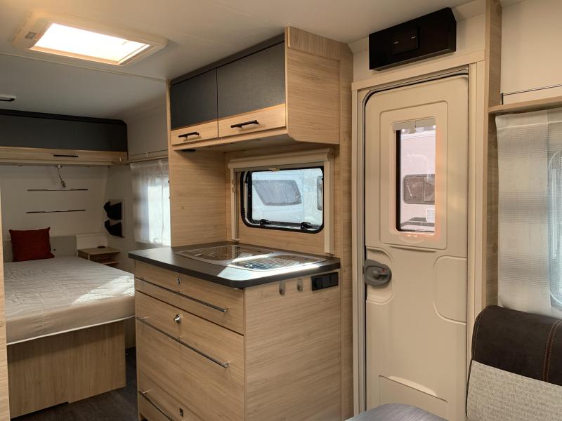 Sterckeman Starlett Graphite 480 CP Thule luifel/LM velgen  foto: 6