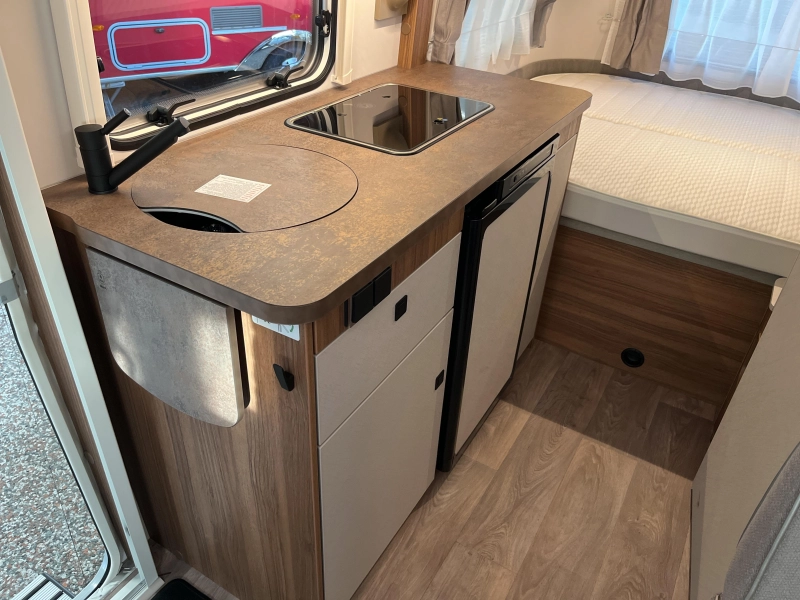 Eriba Touring 550 Legend Hampton silber Foto: 3