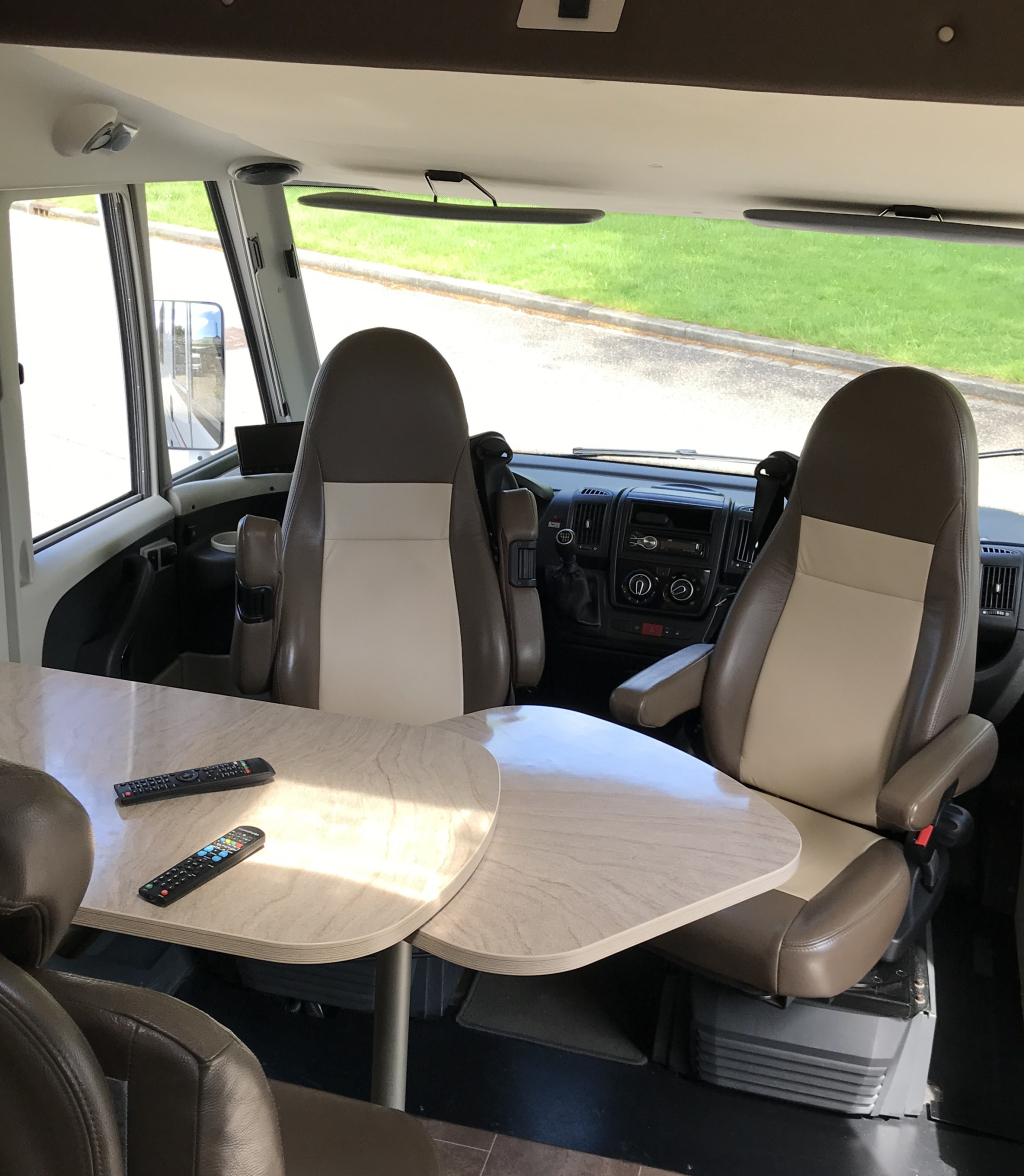 Bürstner Viseo i 690 # level systeem # Enkele bedden & Hefbed # foto: 9