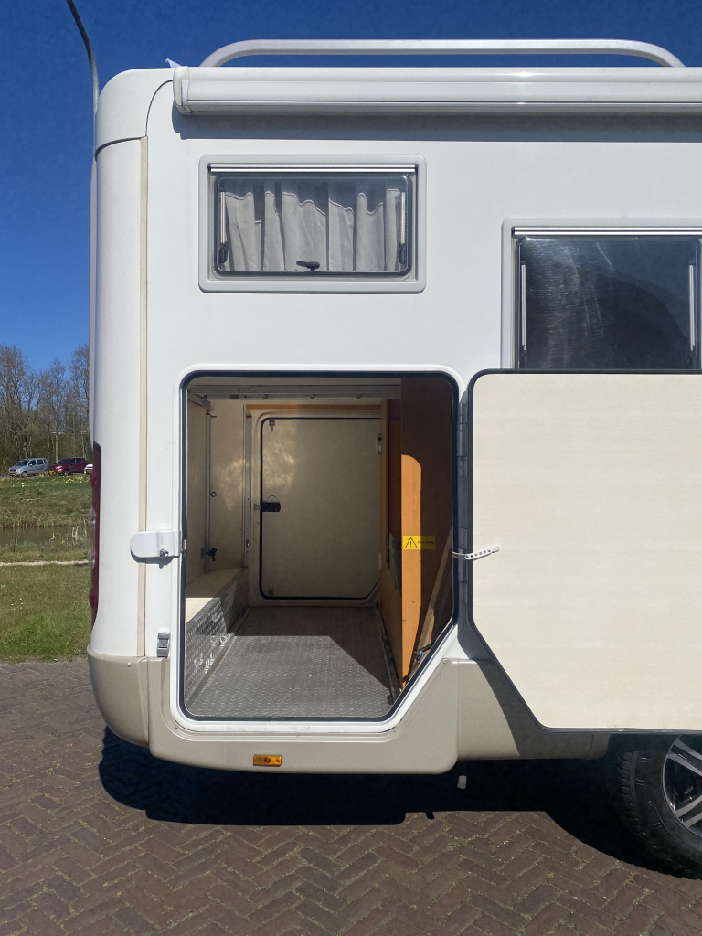 CI Mizar Garage Living 3.0 MultiJet 180 PK, Alkoof, Dwars-bed achter, Garage, Motor-airco, Zeer compleet, 1e eigenaar, Bj, 12 – 2007. Camper centrum on the road Marum  foto: 32