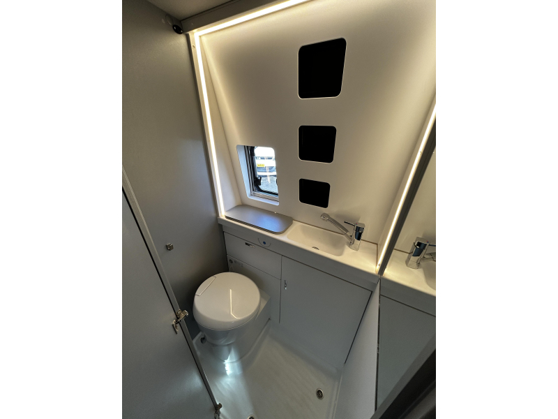 Weinsberg CaraTour 600 MQ Dwarsbed/9-traps automaat  foto: 12