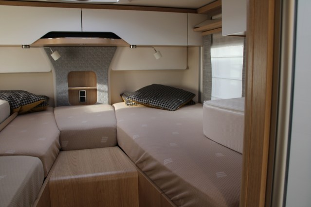 Volledig luchtgeveerde Hymer B ML I 780 9 G Tronic Automaat 170 pk Mercedes 417 CDI (53  foto: 50