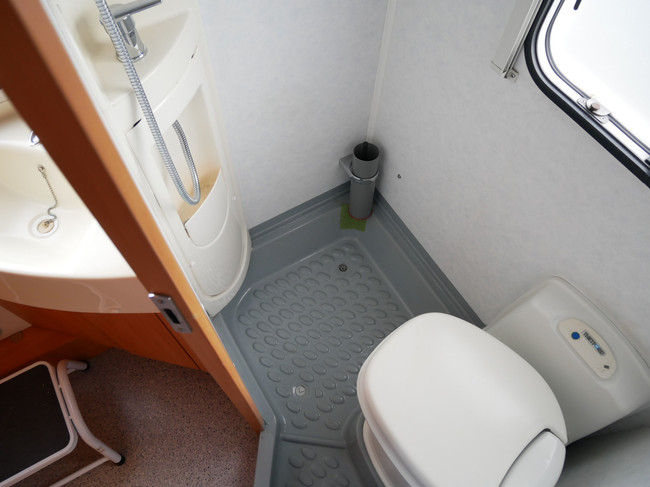 Weinsberg Meteor, Alkoof, Veel ruimte 6.50 Meter Alkoof foto: 17