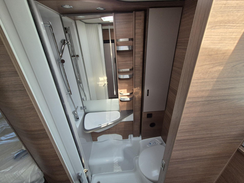 Knaus L!ve I 650 MEG 180 PK luchtgev. stoelen  foto: 10