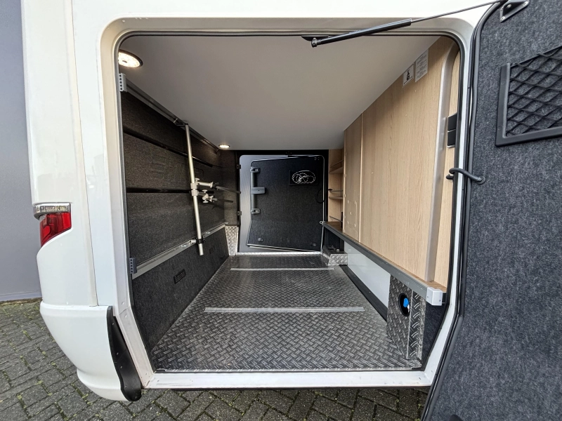 Hymer B ML I 880 Aire acondicionado, antena parab&oacute;lica, autom&aacute;tico foto: 4