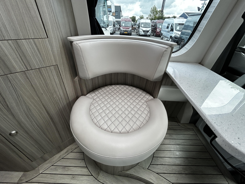 Volkswagen Crafter Enkele-bedden/zeer-uniek  foto: 14