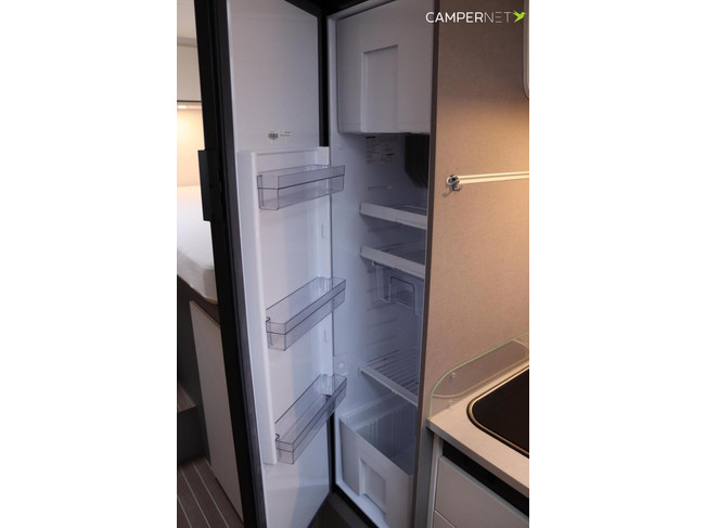 Etrusco T6.9 SF Complete Selection 155hp | Single Beds | Awning | Large Garage | Reversing Camera | Alloy Wheels | photo: 13