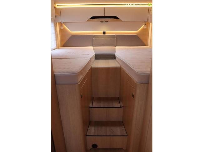 Hymer BMC-T 580 177 PS Automatik | 1. Besitzer | Wechselrichter | L&auml;ngsbetten | 2. Wohnraumbatterie | Solarpaneele | Hymer SLC Chassis | Foto: 14