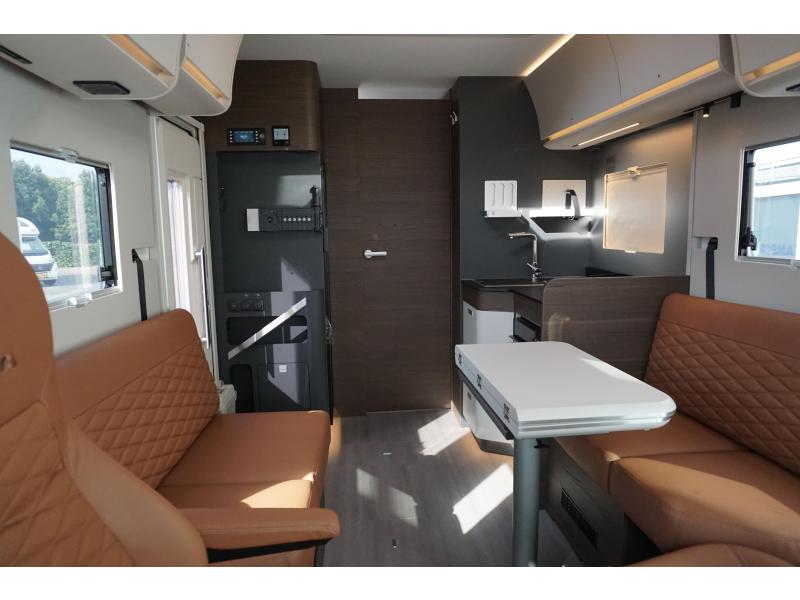 Adria Sonic Supreme 700 DL Automaat 180 PK  foto: 10