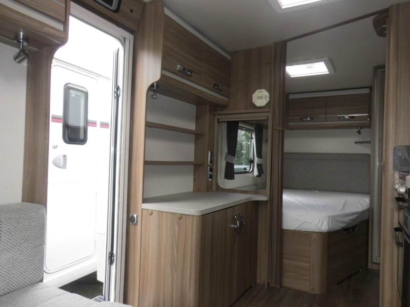 Sprite Cruzer 480 SR Mover und Kassettenmarkise! Foto: 7