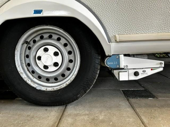 Hobby De Luxe 450 UF mover, voortent foto: 10