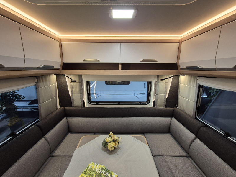 Knaus Sudwind 60 Years 500 EU Met luifel en vloerverw.  foto: 13