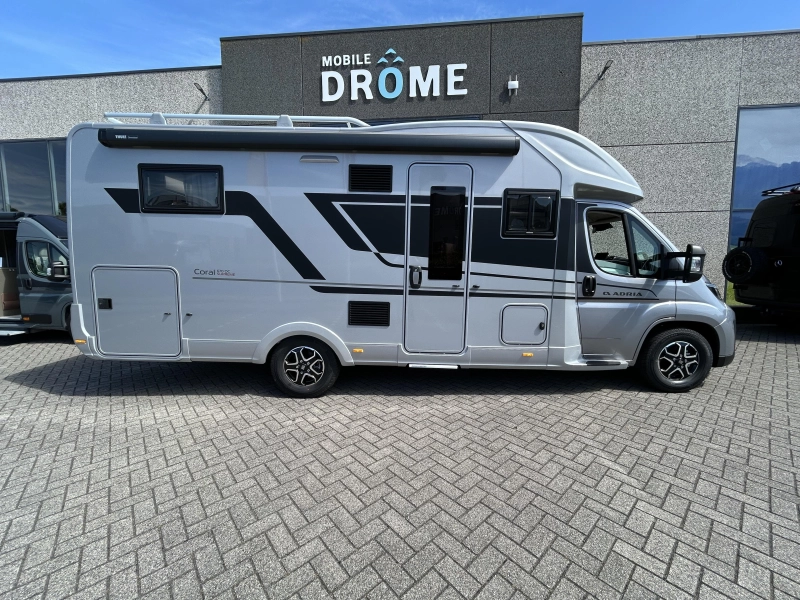 Adria Coral Supreme 670 DC 180CV - autom&aacute;tico - cuero foto: 2
