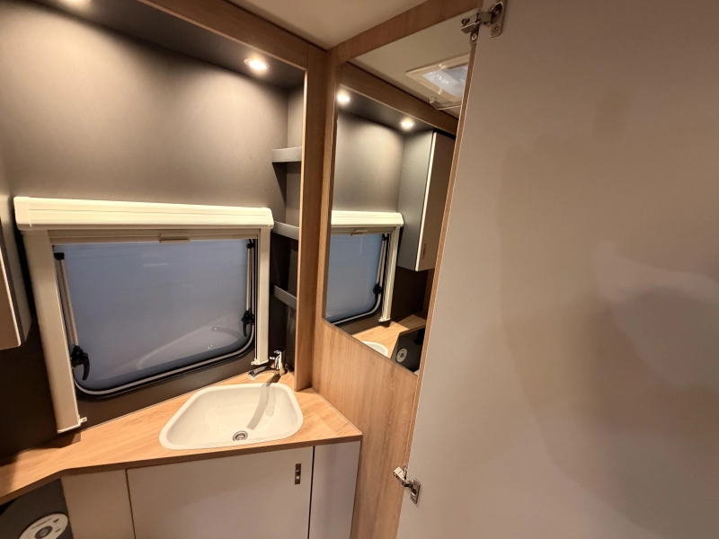 Knaus Sport 460 EU 1800KG + Enkele bedden  foto: 8