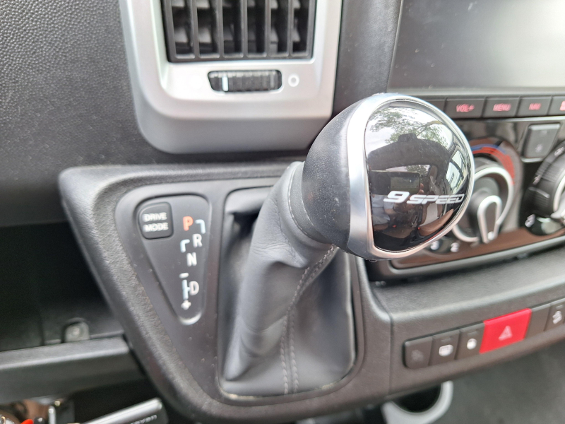 B&uuml;rstner Travel Van 620 T 9G MOD&Egrave;LE COMPACT AUTOMATIQUE photo : 2