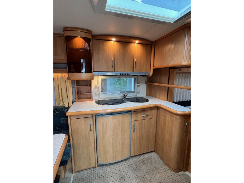 Hobby Excellent 495 UFE mover, tent, luifel  foto: 10