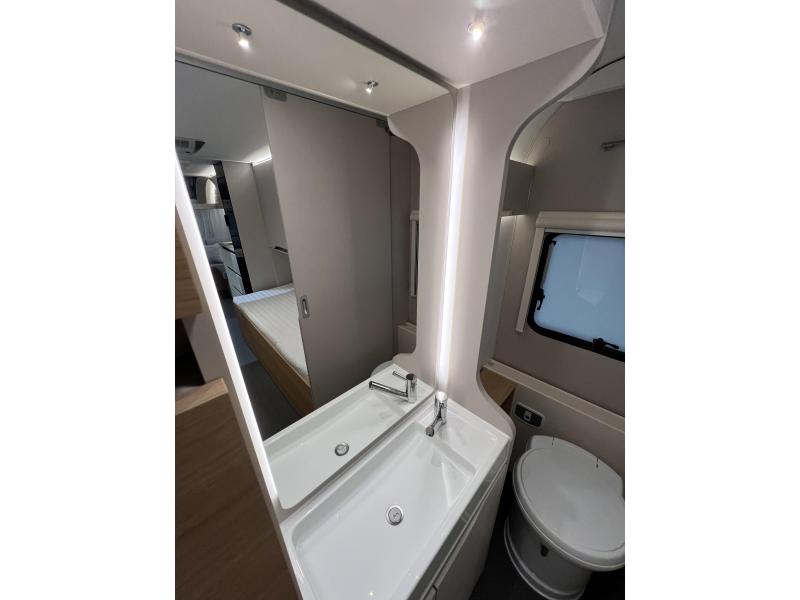 Adria Adora 572 UT Nieuw - Actie model  foto: 14