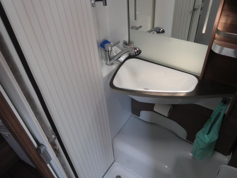 Knaus L!ve I 650 MEG AUTOMATIK 160 PS KLIMAANLAGE Foto: 11