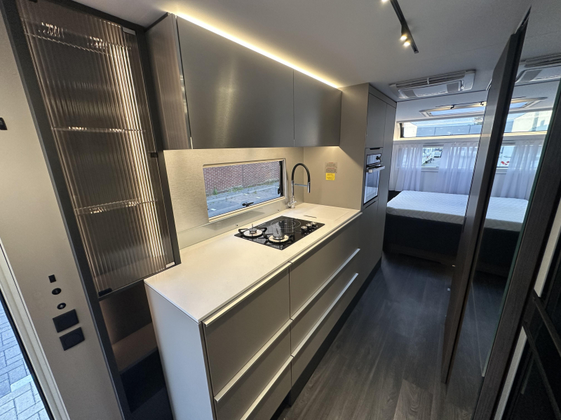 Adria Astella 754 DP Exklusiv in den Niederlanden Foto: 11
