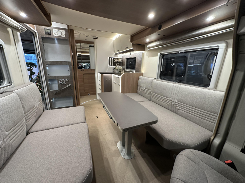 Bürstner Lyseo Harmony Line 684 G FACE TO FACE & ZEER RUIM  foto: 2