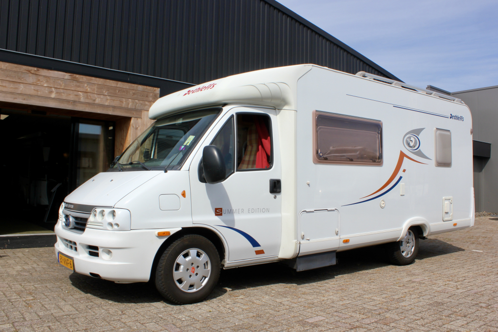 Dethleffs Summer Edition( Vast bed, Motorairco, Zéér netjes!!!!)