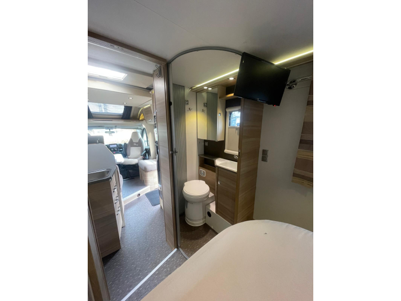 Adria Matrix M 670 SC 50 Years Edition 79000 km  foto: 17