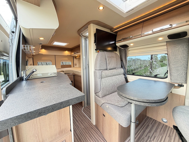 Malibu 600 LE Automaat Diesel/Elek. Verwarming/Solar/Trekhaak/Gasalarm/160PK/Lengtebedden/10” Navi/Vol opties! 2023 foto: 7