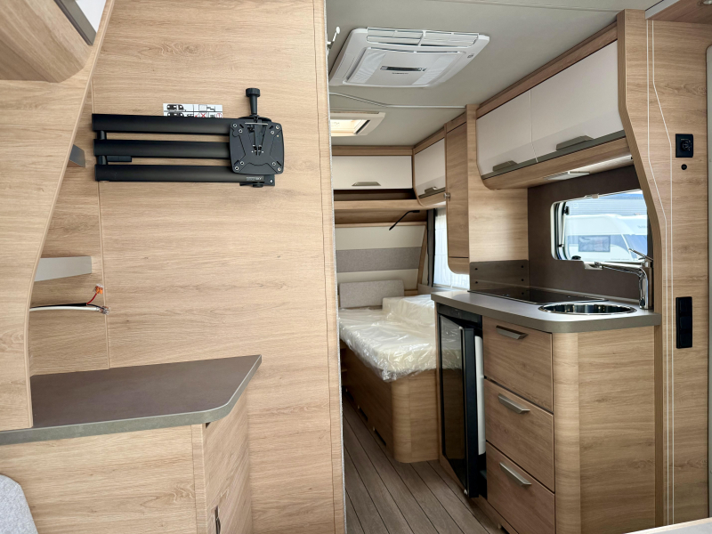 Knaus Sudwind Black Selection 460 EU Zomer Airco Actie!  foto: 3