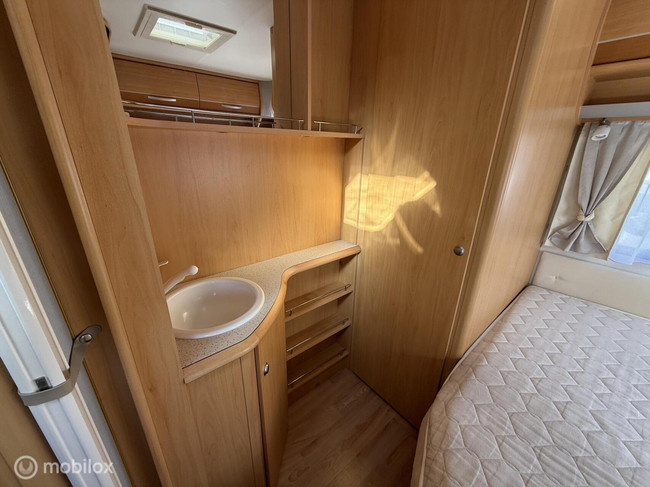 Beyerland 450 tf voortent super nette caravan foto: 11