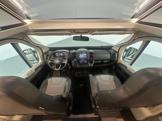 Adria Twin Supreme 640 SGX Foto: 8