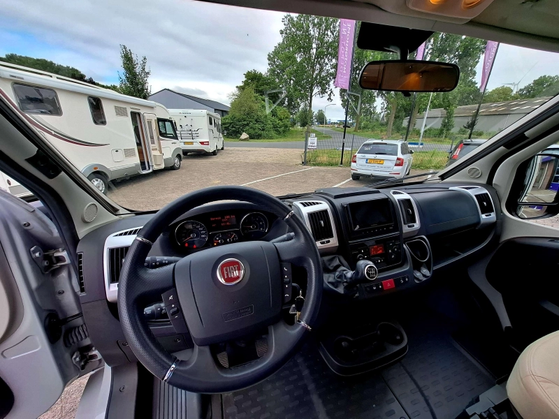 LMC Cruiser T 663 G Grey Selection 150 | 2020 photo: 17