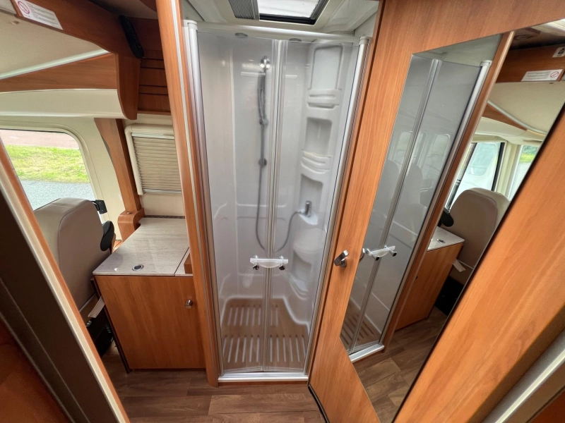 Hymer DuoMobil 534 DL RONDZIT/LUCHTVERING  foto: 10