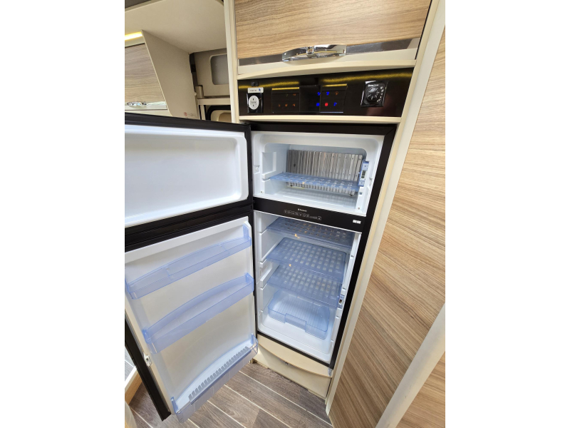 Adria Matrix 670 SL Lengte Bedden Hefbed 5per  foto: 16