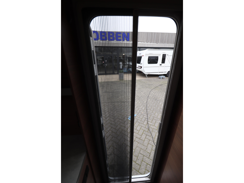Knaus Sport E-Power Selection 420 QD Mover / Awning / Air conditioning photo: 18