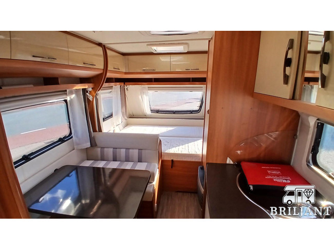 Hobby On tour 470 caravan.. stapelbedden/dwarsbed foto: 8