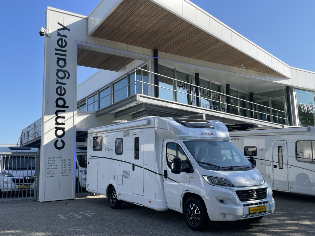 Dethleffs Just 90 T 7052 EB ENKELE BEDDEN+HEFBED 9T AUTOMAAT