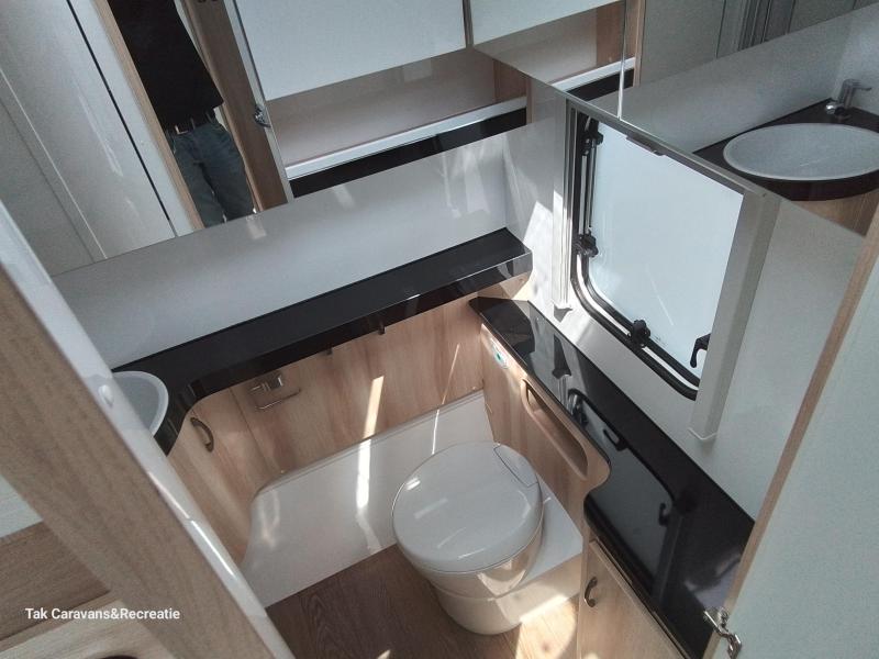 Hobby De Luxe 495 WFB mit separater Dusche und Toilette Foto: 9