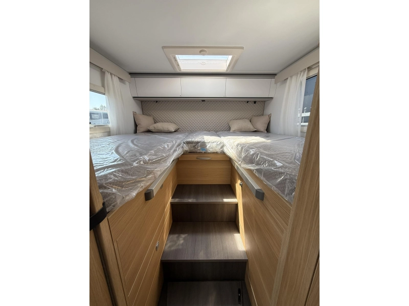 Adria Coral Plus 670 DL Face To Face  foto: 2