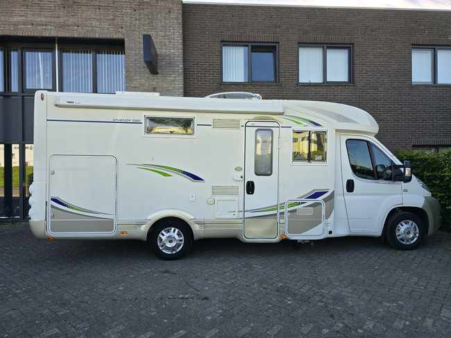 Autostar Athenor 589 TV + SATELLIET ZONNEPANELEN BEARLOCK foto: 4