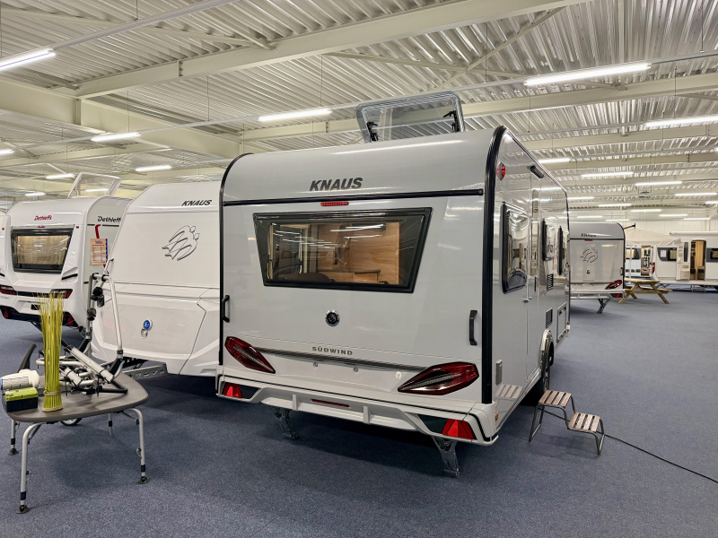 Knaus Sudwind Black Selection 460 EU &iexcl;Oferta de aire acondicionado de verano! foto: 3