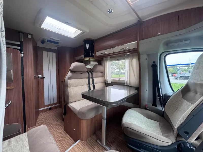 Adria Coral S 690 SC Queens-bed  foto: 11