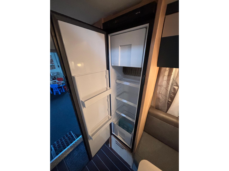 Knaus Sport and Fun 480 QL Mover Cassette awning photo: 13
