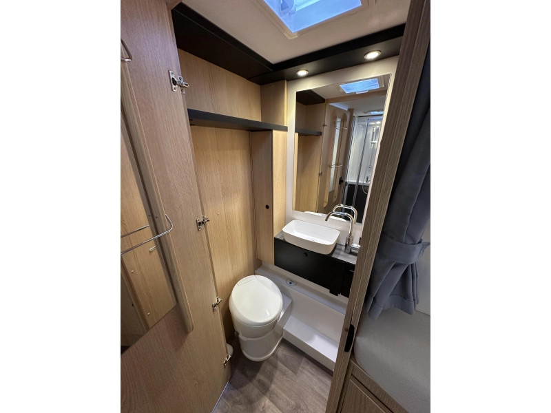 Sunlight T 68 Adventure Edition Dachklimaanlage, Backofen Foto: 16