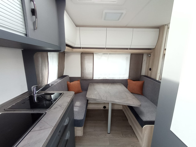 Hobby De Luxe 400 SFE Foto: 16