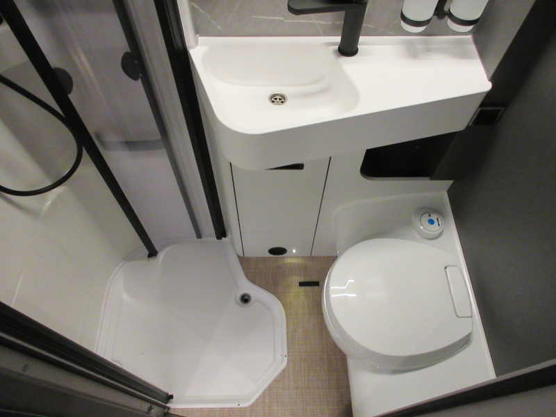 Hymer B-MC T 600 SLC double floor photo: 6
