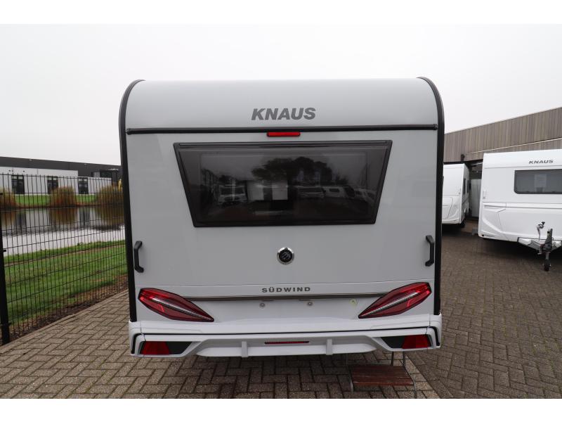 Knaus Sudwind Black Selection 450 FU Model 2026 - 1700KG - 147 