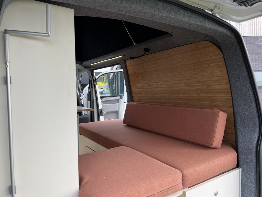 Volkswagen T6 Buscamper 2017 175k km zweifarbig Foto: 10